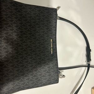 Michael kors crossbody bag